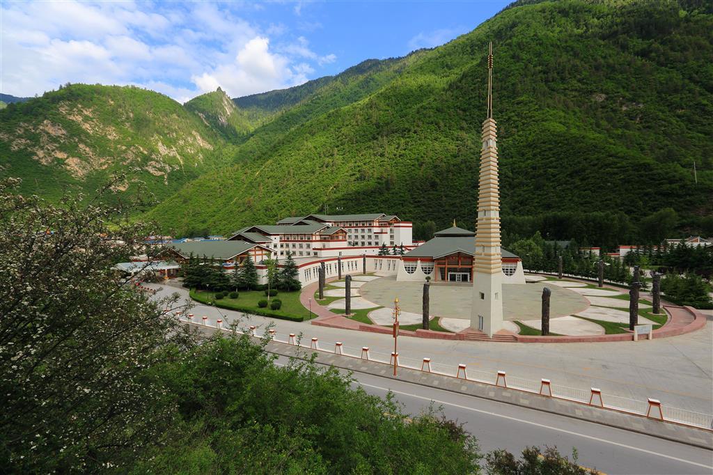 Sheraton Jiuzhaigou Resort Exterior photo