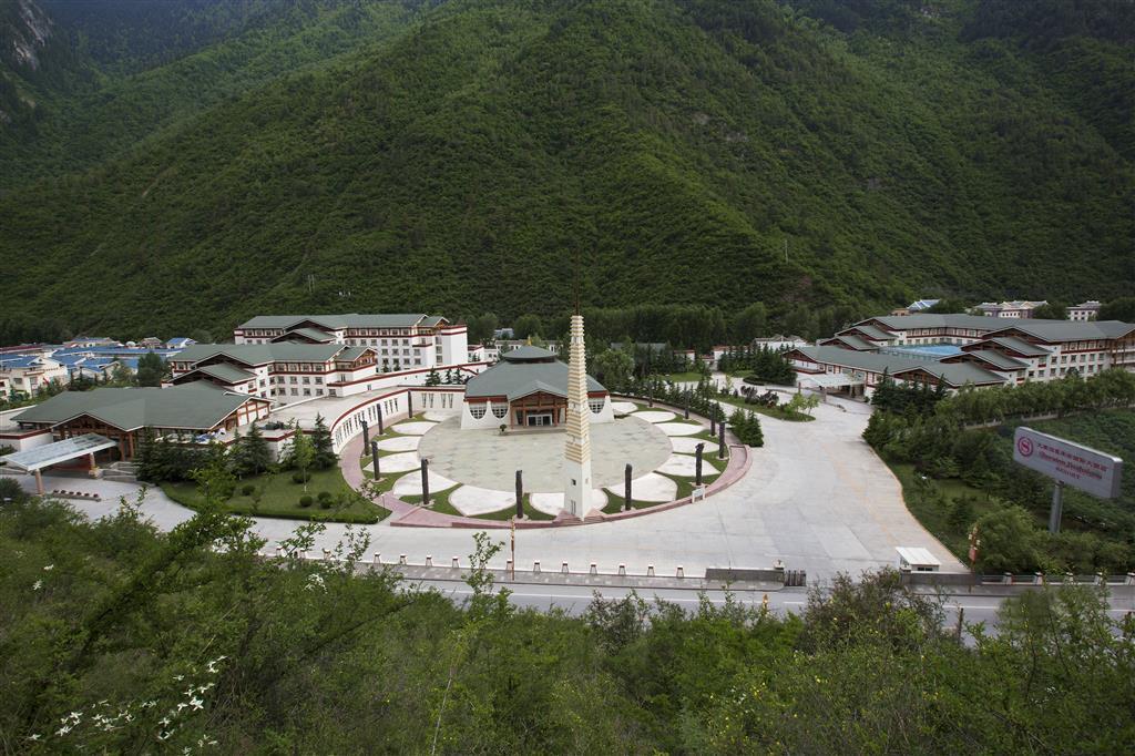 Sheraton Jiuzhaigou Resort Exterior photo