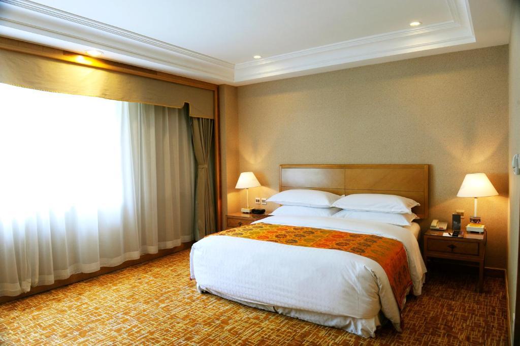 Sheraton Jiuzhaigou Resort Room photo